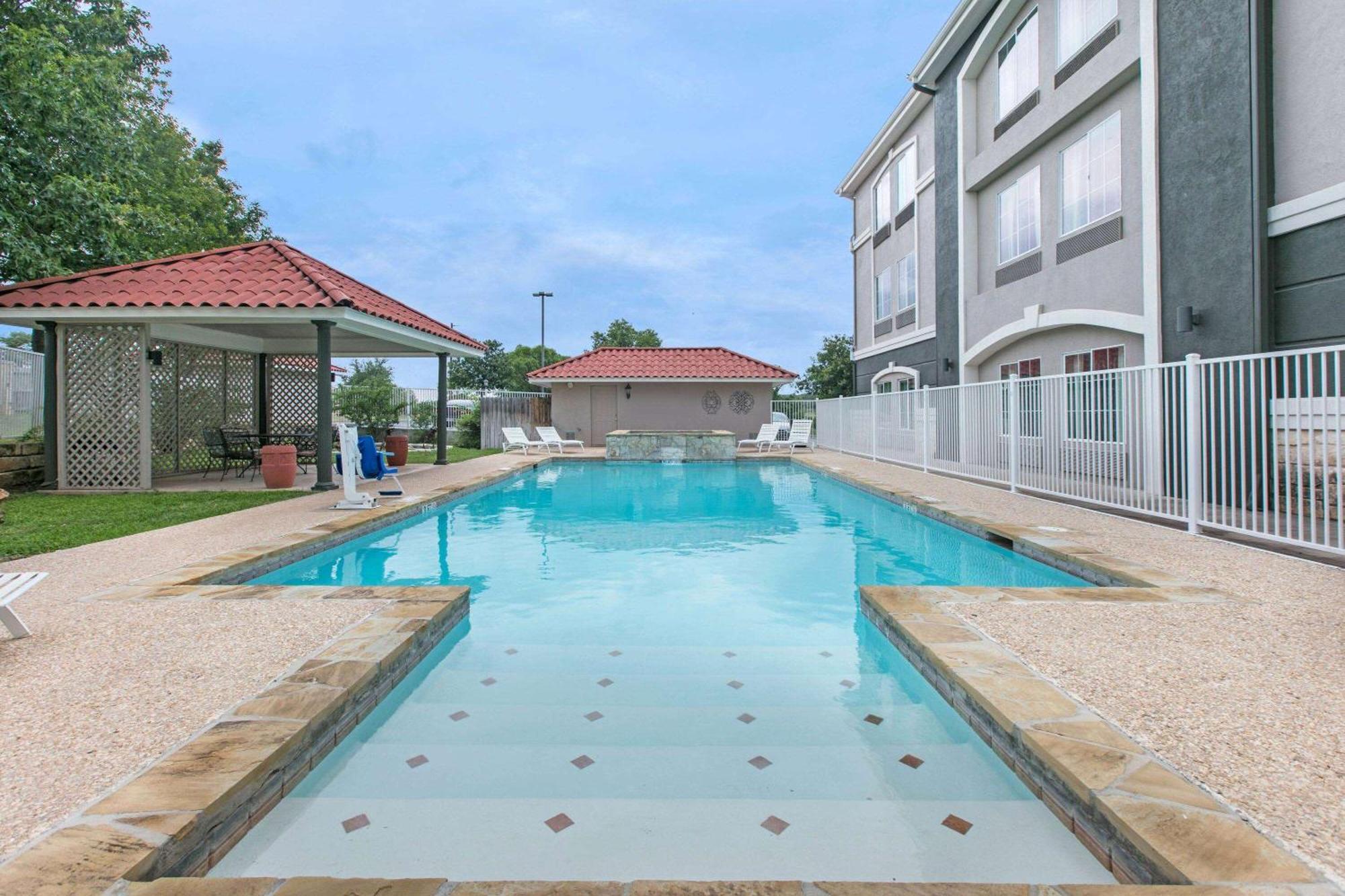 Hotel La Quinta By Wyndham Fredericksburg Zewnętrze zdjęcie
