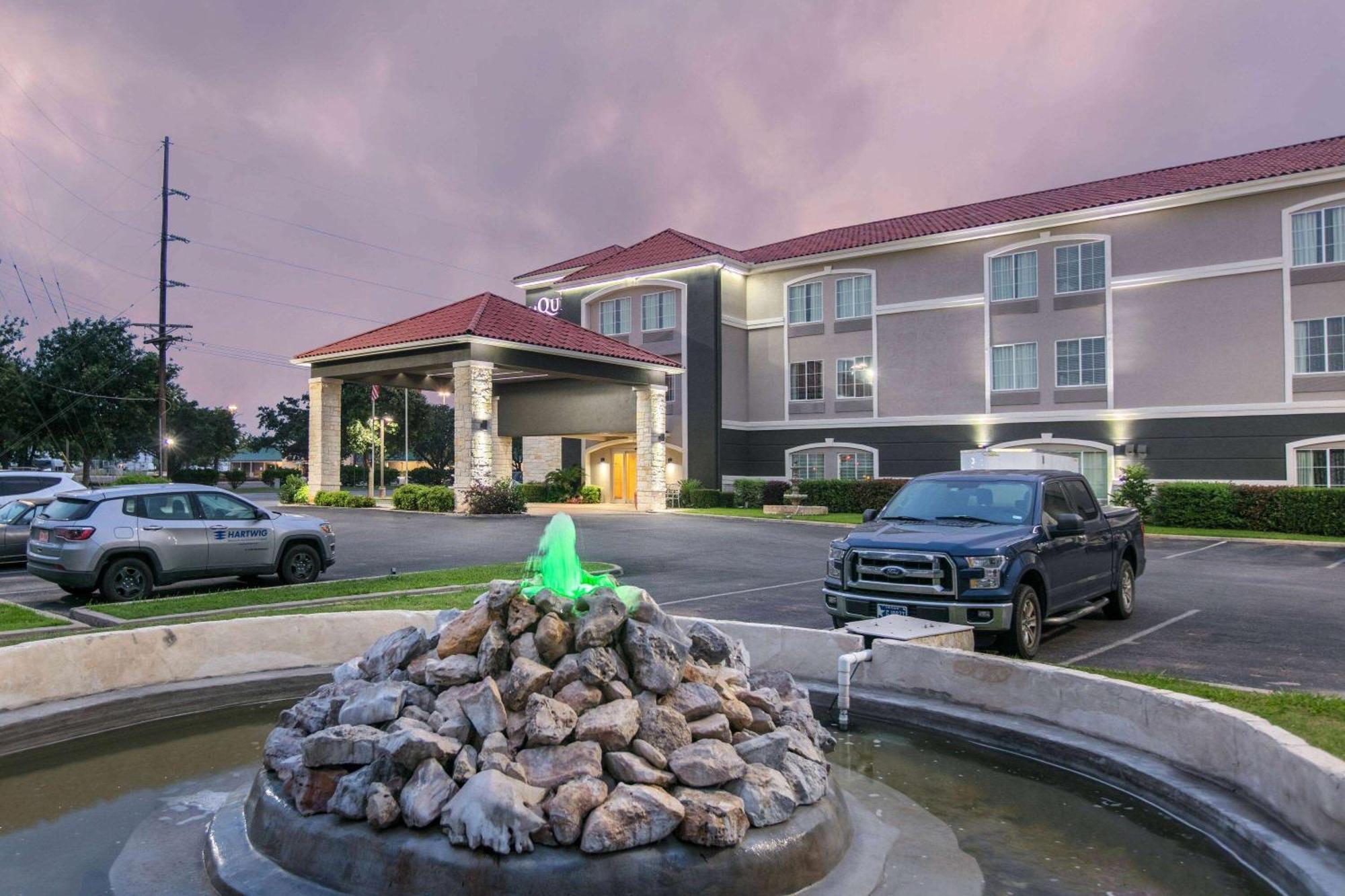 Hotel La Quinta By Wyndham Fredericksburg Zewnętrze zdjęcie